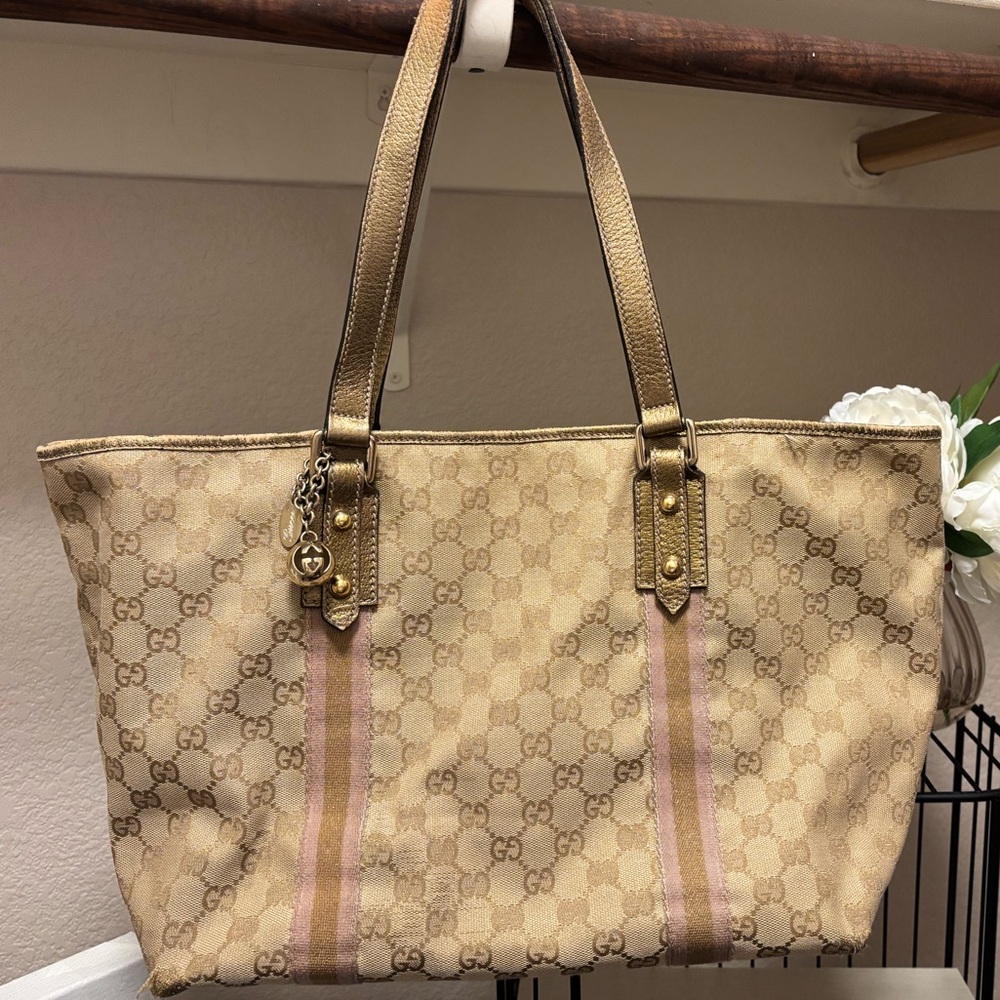 GUCCI GG Vintage large pink and brown tote bag
💯 Authentic guarantee Jolicoeur